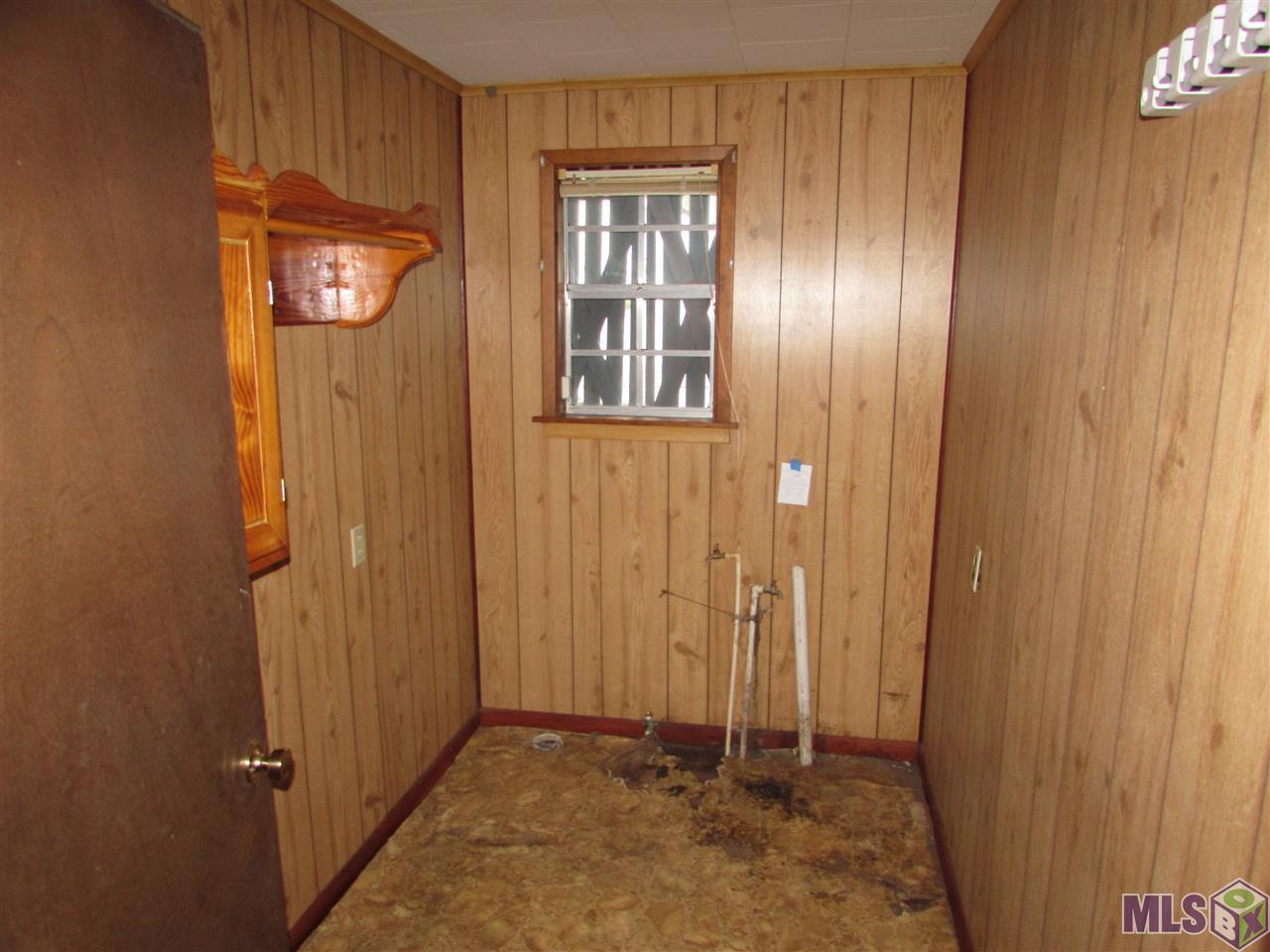 368 Adams Street Raceland, LA 70394 - Photo 7 of 10 LAUNDRY