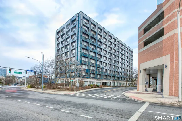 $350,000 | 300 Broad Street, Unit 305, Stamford, CT 06901