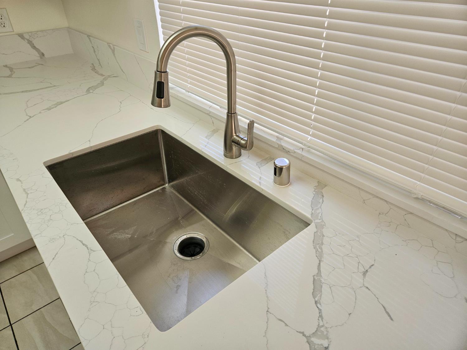 10861 Coloma Road, Unit 4 Rancho Cordova, CA 95670 - Photo 10 of 44 Gallery Image 10