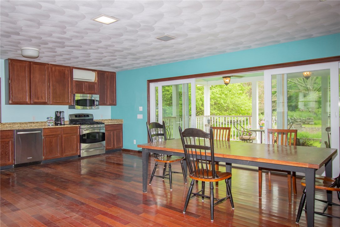 969 Snake Hill Road Glocester, RI 02857 - Photo 17 of 34