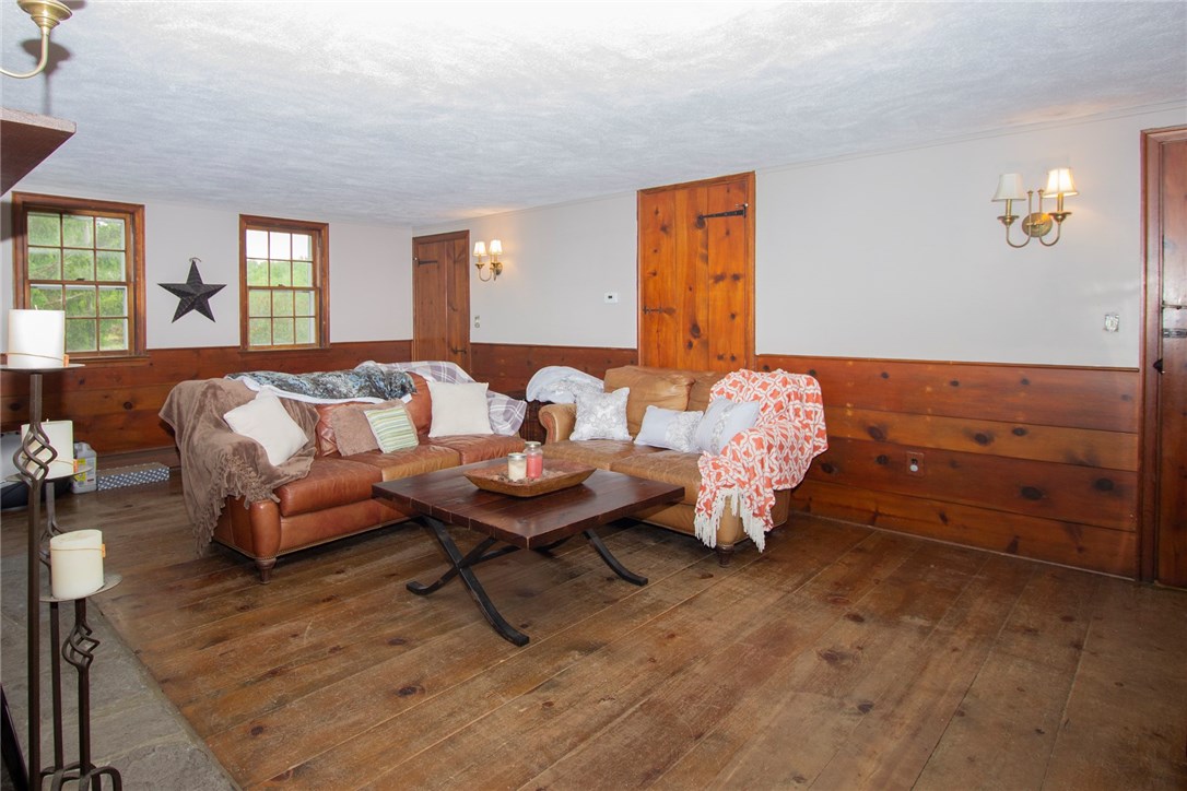 969 Snake Hill Road Glocester, RI 02857 - Photo 23 of 34