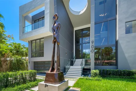 $8,950,000 | 900 Northeast 75th Street, Miami, FL 33138