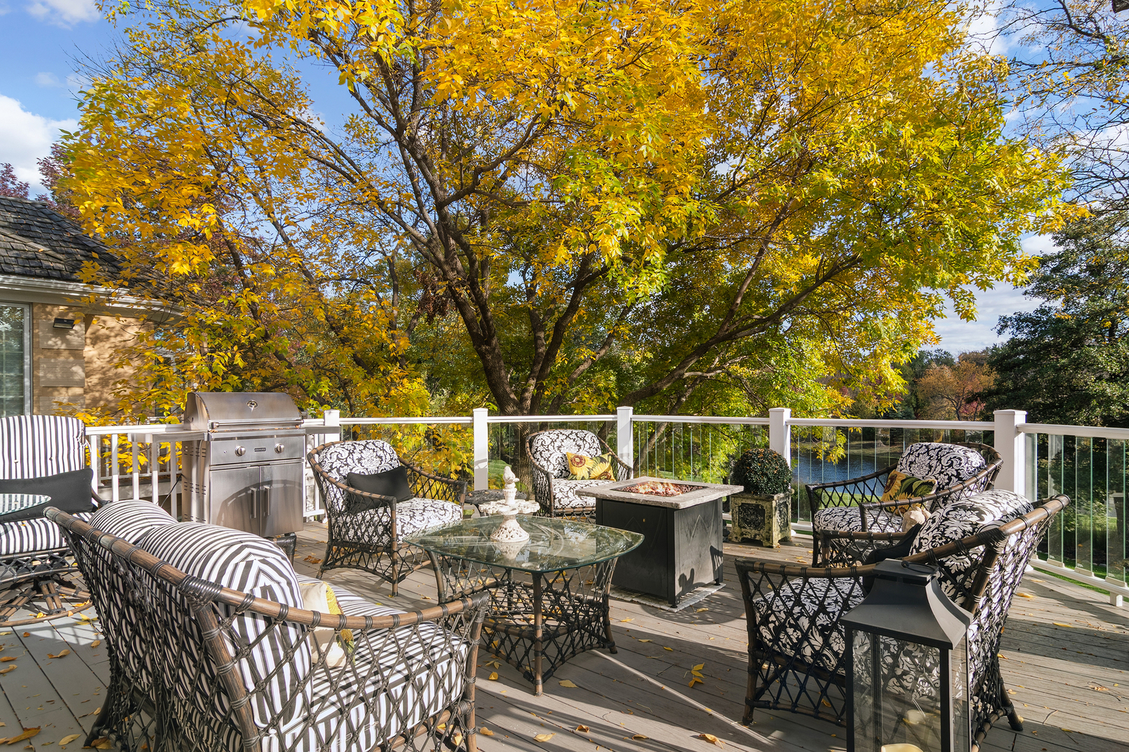 1520 MacAlpin Circle Inverness, IL 60010 - Photo 4 of 58 a view of balcony with furniture and outdoor space