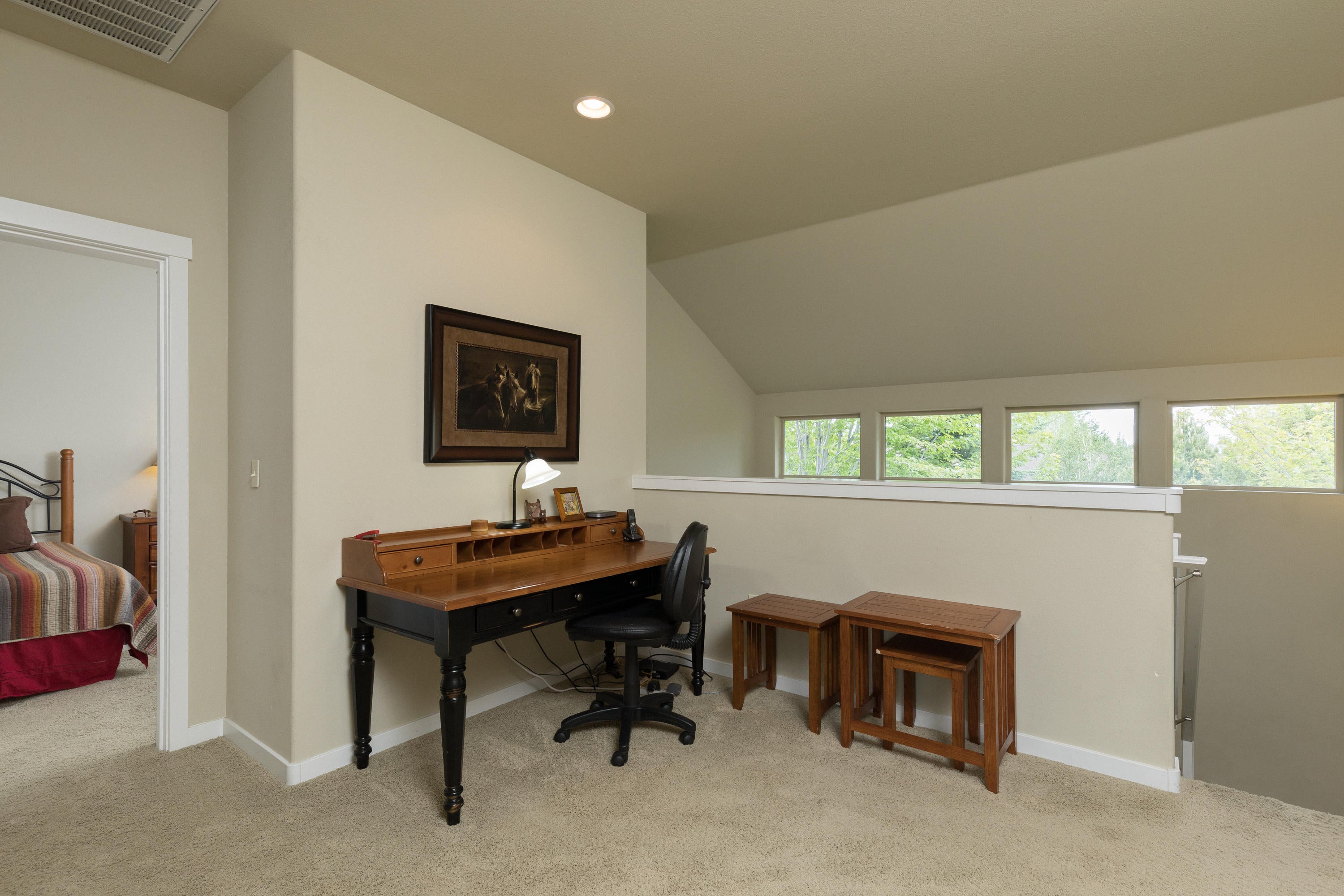 1371 Highland View Loop, Unit WG18 Redmond, OR 97756 - Photo 17 of 23 Loft