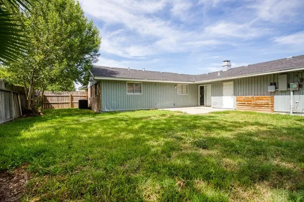 $1,950 | 1810 Marlin Street, Portland, TX 78374