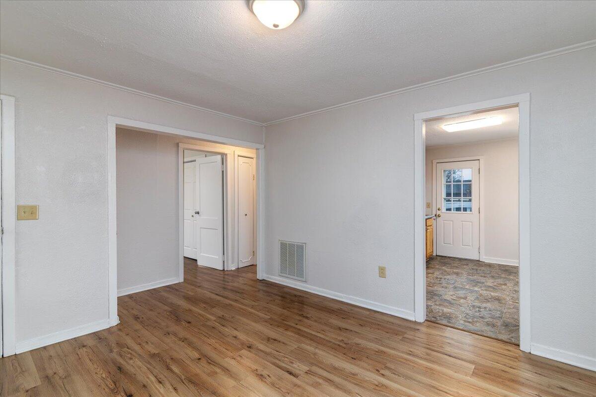 614-600 North Mill Road Salem, VA 24153 - Photo 6 of 25 07-7 103 Woodlawn Dr Rcoky Mount-1565-Ed