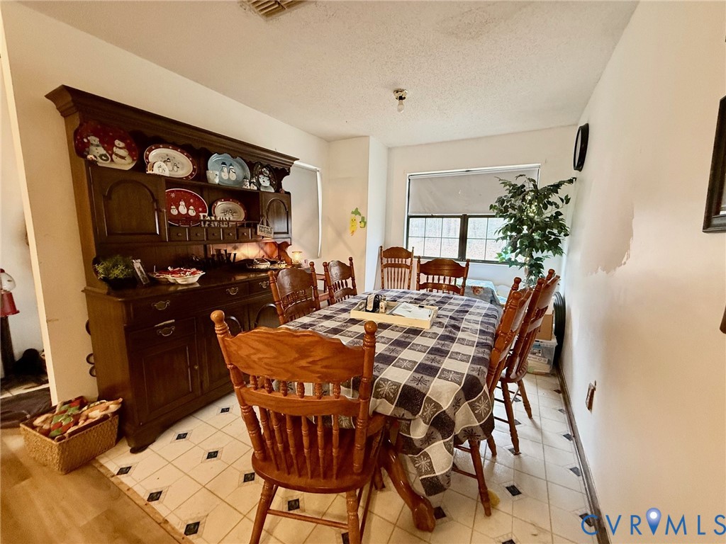 989 Signboard Road Bumpass, VA 23024 - Photo 4 of 9