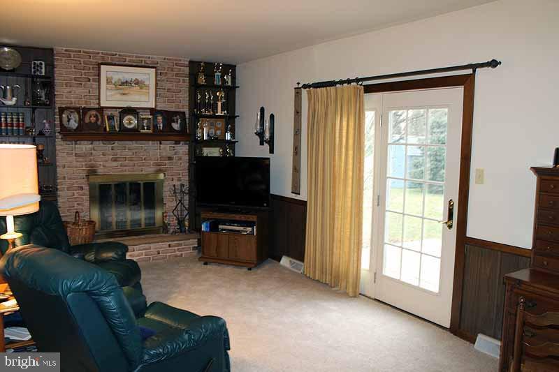 409 Longmeadow Road Lancaster, PA 17601 - Photo 5 of 11