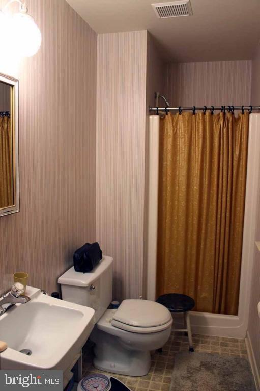 409 Longmeadow Road Lancaster, PA 17601 - Photo 8 of 11
