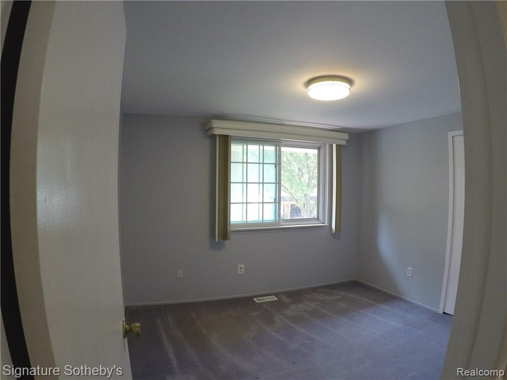 20441 Coachwood Road Riverview, MI 48193 - Photo 20 of 32 20.JPG