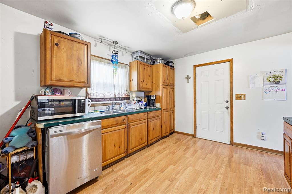 29145 Avondale Street Inkster, MI 48141 - Photo 8 of 17