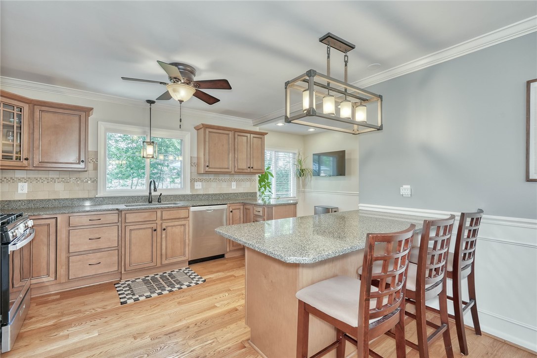 25 Lake Lea Road Irondequoit, NY 14617 - Photo 4 of 39 Gallery Image 4