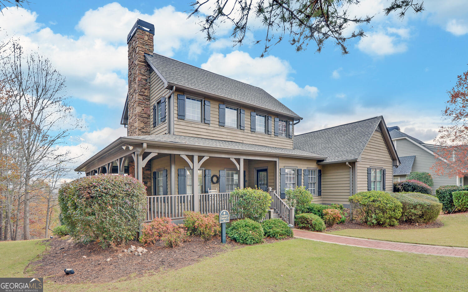 29 Cottage Lane Toccoa, GA 30577 - Photo 2 of 49 a front view of a house with garden