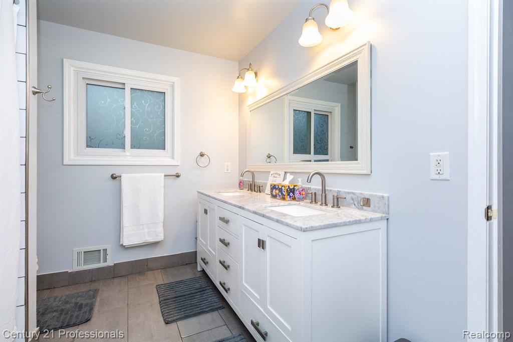 2788 Ranieri Drive Troy, MI 48085 - Photo 19 of 39