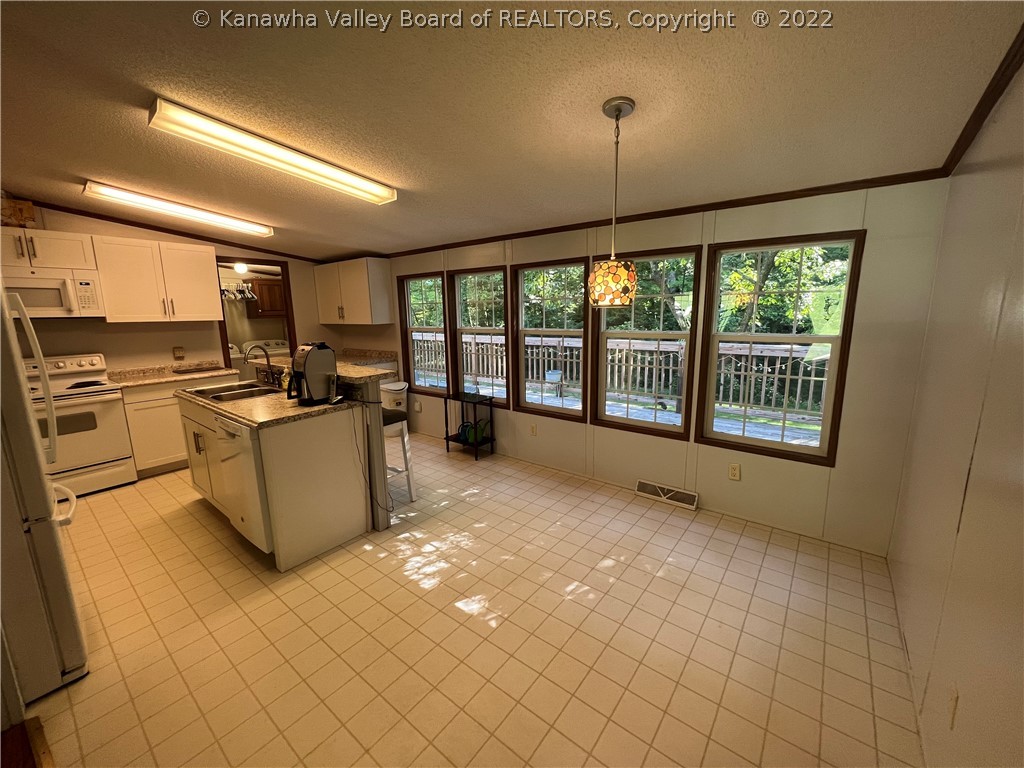 865 Harmons Creek Road Poca, WV 25159 - Photo 10 of 35 Gallery Image 10
