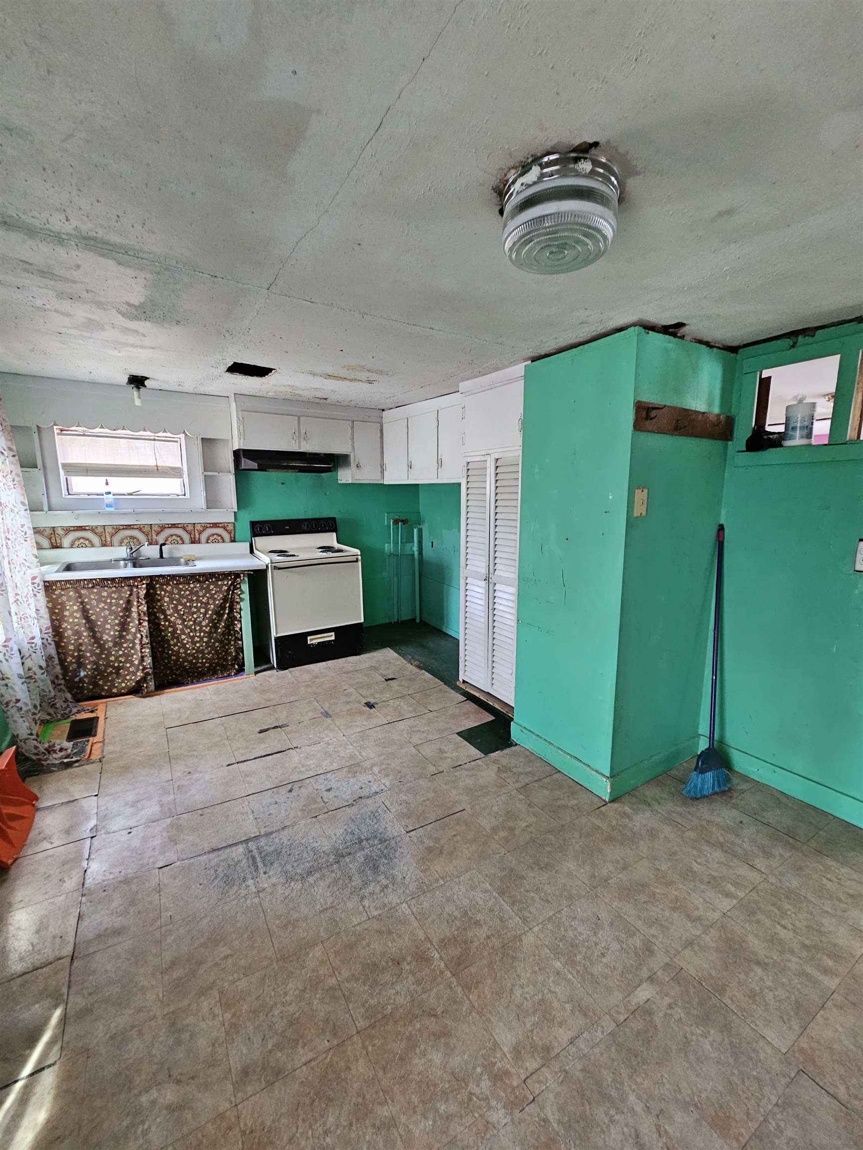 32 Charles Street Keene, NH 03431 - Photo 15 of 43