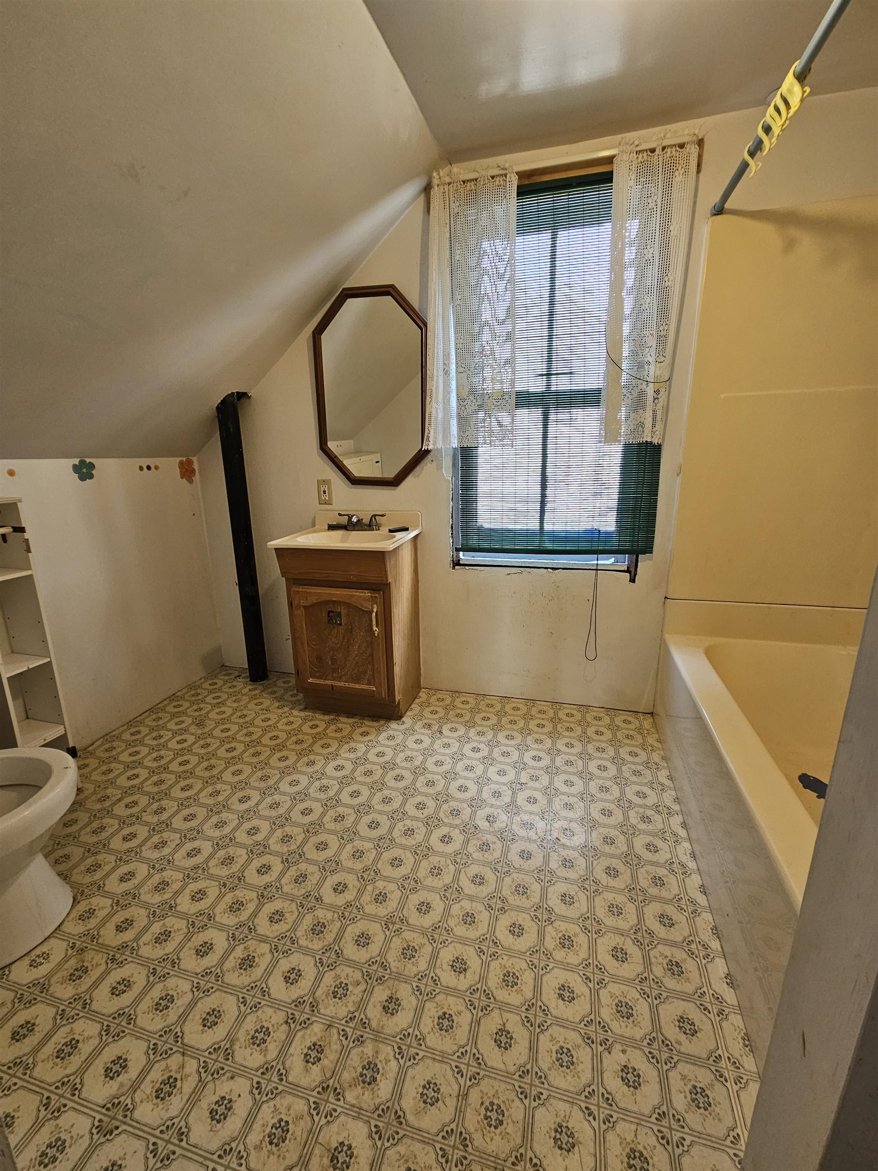 32 Charles Street Keene, NH 03431 - Photo 28 of 43