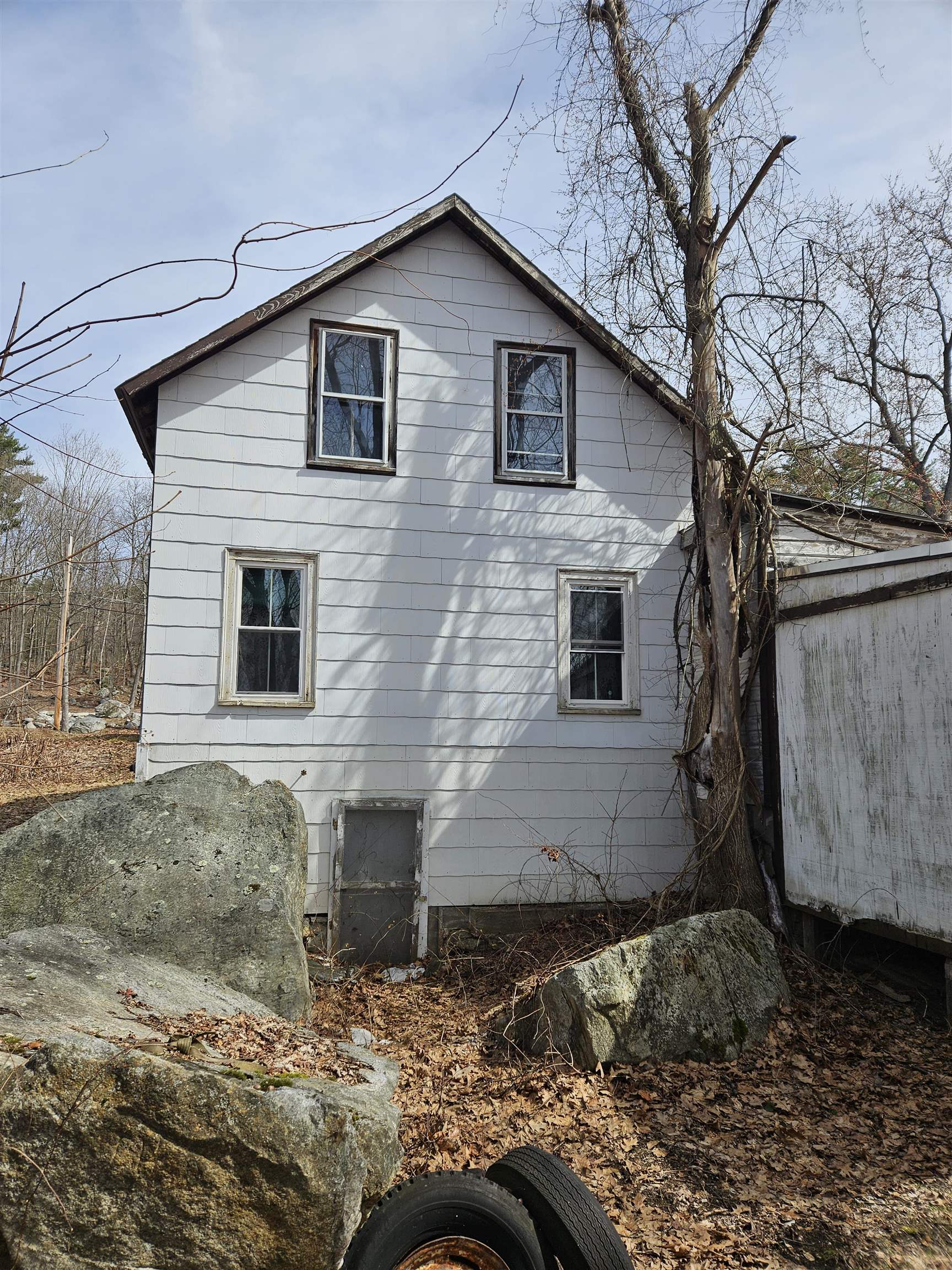 32 Charles Street Keene, NH 03431 - Photo 4 of 43