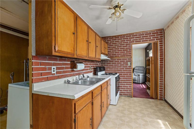 1905 Glen Road Aliquippa, PA 15001 - Photo 15 of 22 Gallery Image 15
