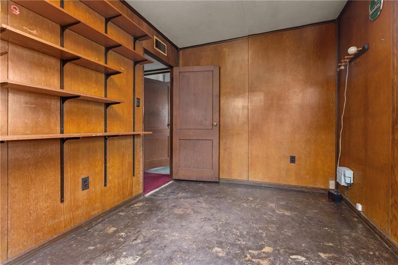 1905 Glen Road Aliquippa, PA 15001 - Photo 17 of 22 Gallery Image 17