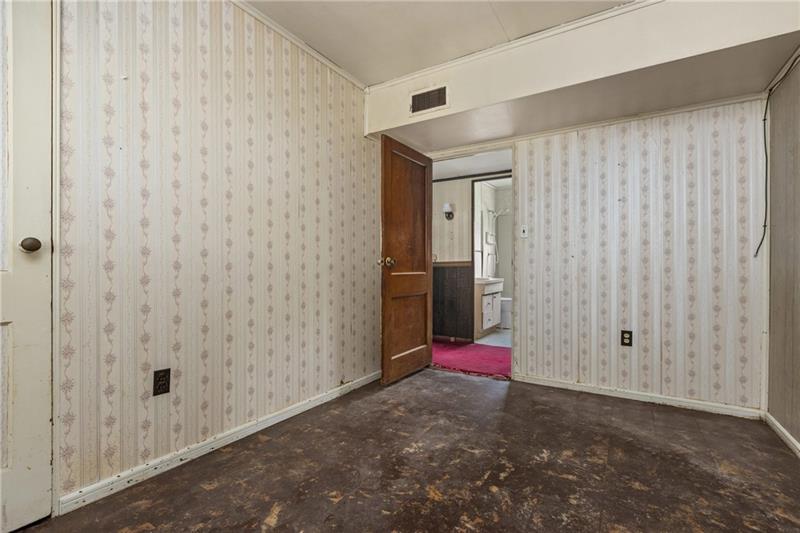 1905 Glen Road Aliquippa, PA 15001 - Photo 21 of 22 Gallery Image 21