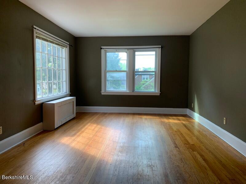 95 Ridgeway Avenue Pittsfield, MA 01201 - Photo 22 of 34 Living Room 2