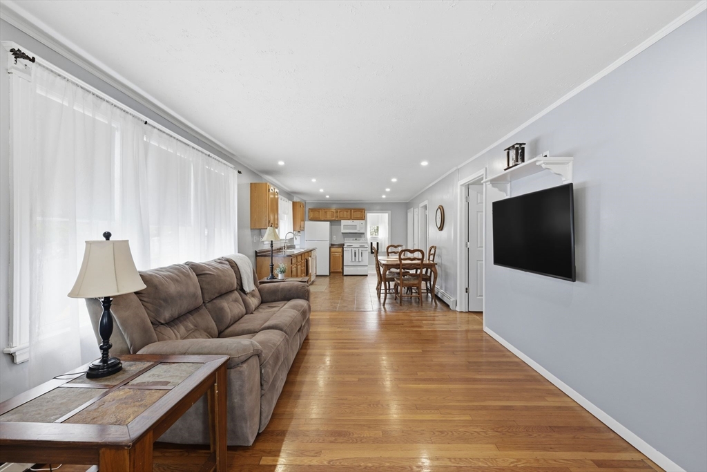 28 Rosina Road Weymouth, MA 02189 - Photo 10 of 41