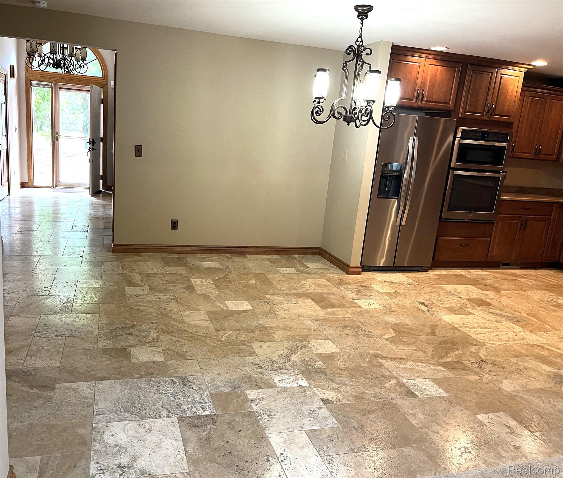 55799 Shelby Road Utica, MI 48316 - Photo 5 of 27 Gallery Image 5