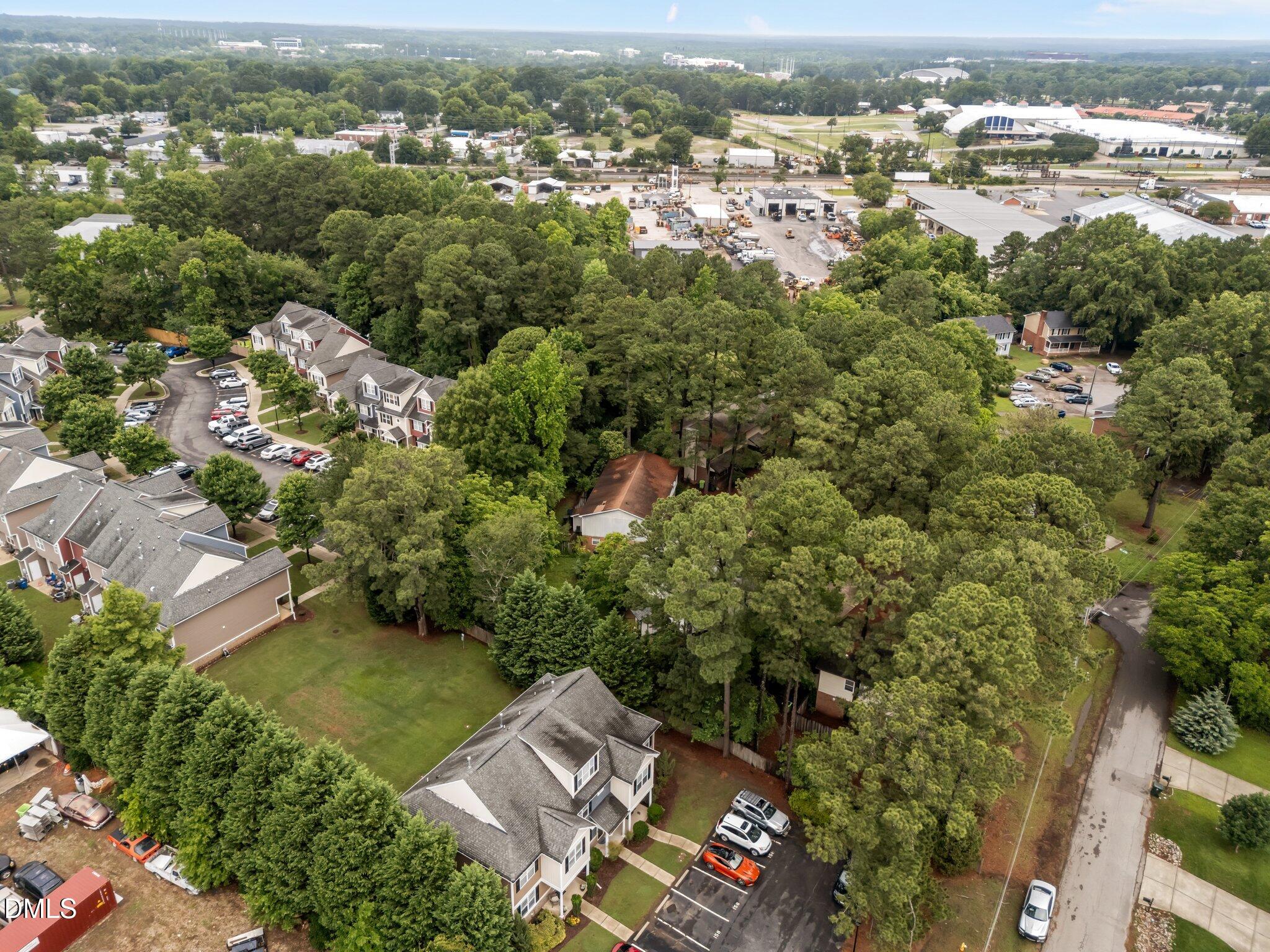 158 Pineland Circle Raleigh, NC 27606 - Photo 28 of 34 28-web-or-mls-DJI_20250530092214_0118_D