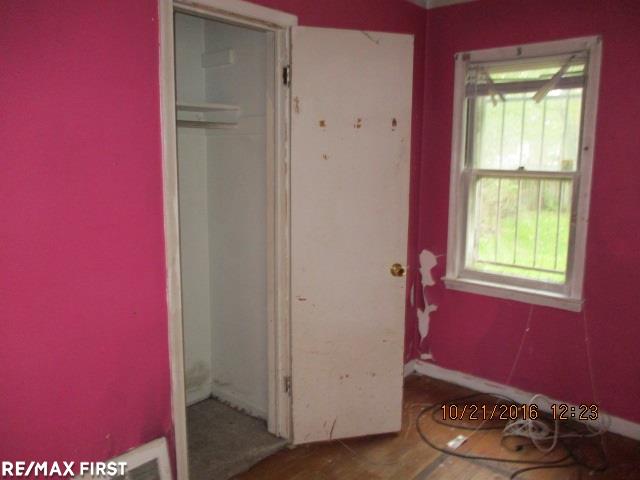 19504 Edinborough Road Detroit, MI 48219 - Photo 13 of 17 31306828-12.JPG