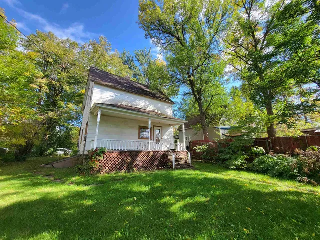 $40,000 | 111 Carrie Avenue, Eveleth, MN 55734