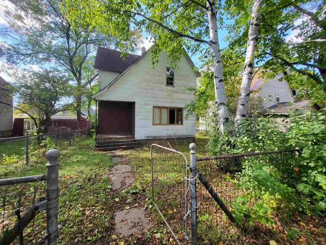 $40,000 | 111 Carrie Avenue, Eveleth, MN 55734