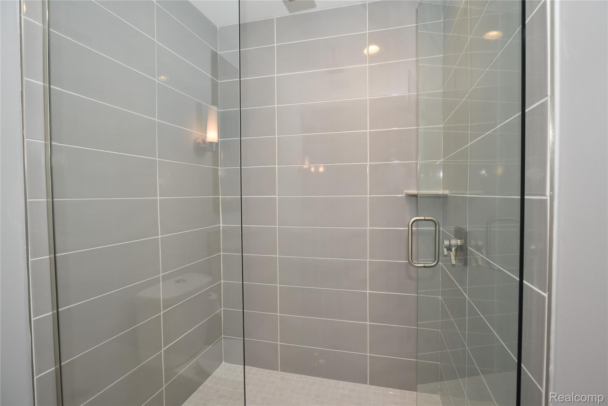 3211 Warick Road Royal Oak, MI 48073 - Photo 30 of 34 3211 Warick Road_33.JPG