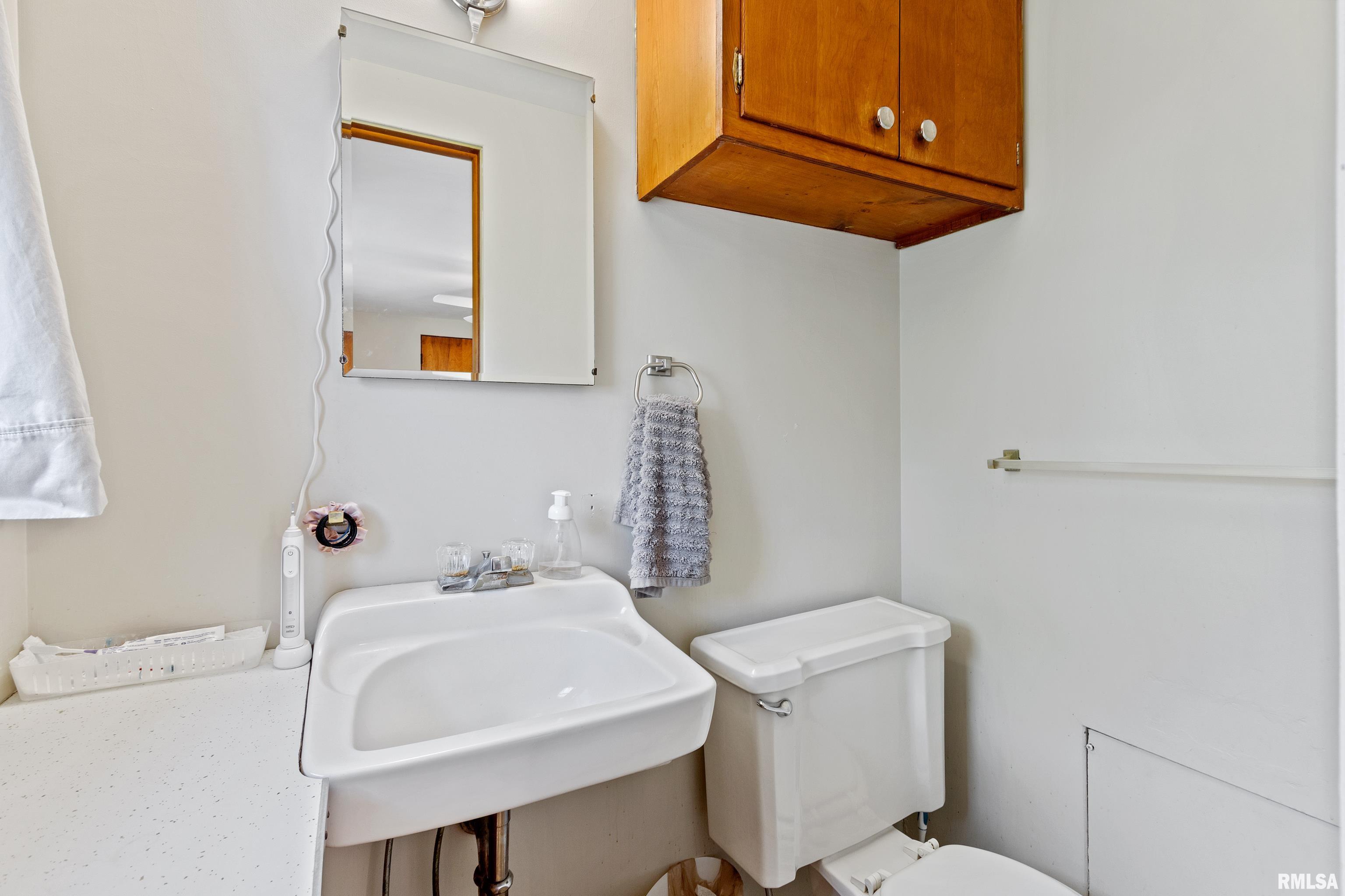 202 Theodore Street Washington, IL 61571 - Photo 7 of 43 Gallery Image 7