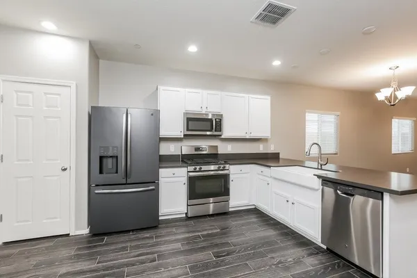 $2,105 | 21221 West Hubbell Street, Buckeye, AZ 85396