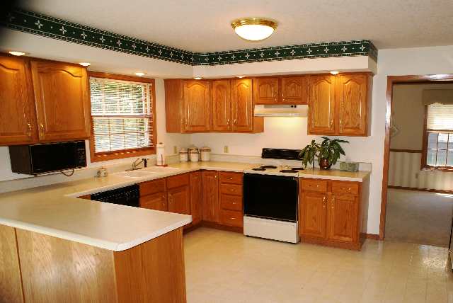 4955 Heatherstone Road Bettendorf, IA 52722 - Photo 2 of 9 Gallery Image 2
