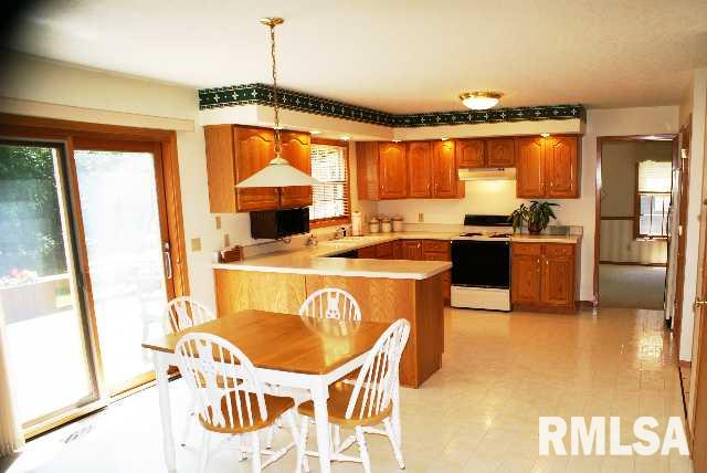 4955 Heatherstone Road Bettendorf, IA 52722 - Photo 3 of 9 Gallery Image 3