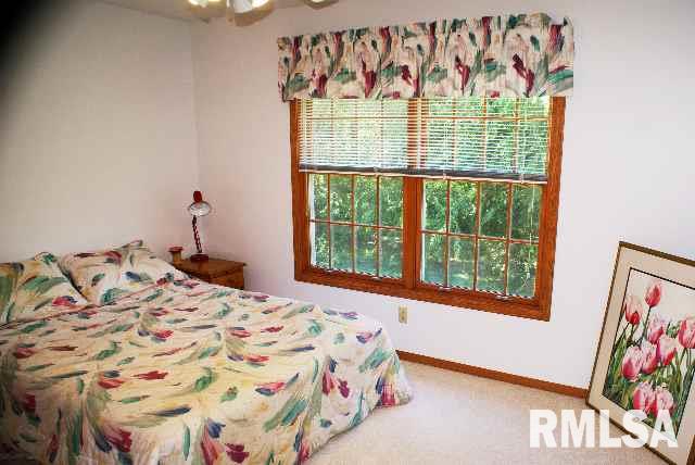 4955 Heatherstone Road Bettendorf, IA 52722 - Photo 6 of 9 Gallery Image 6