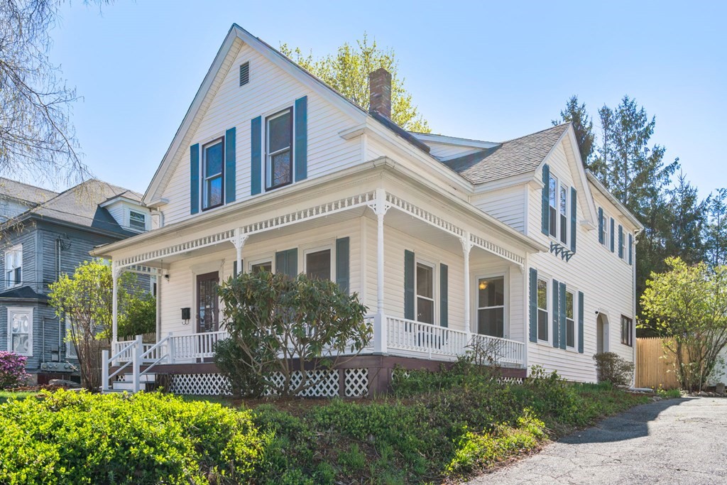 21 Elm Street Webster, MA 01570 - Photo 2 of 39 Gallery Image 2