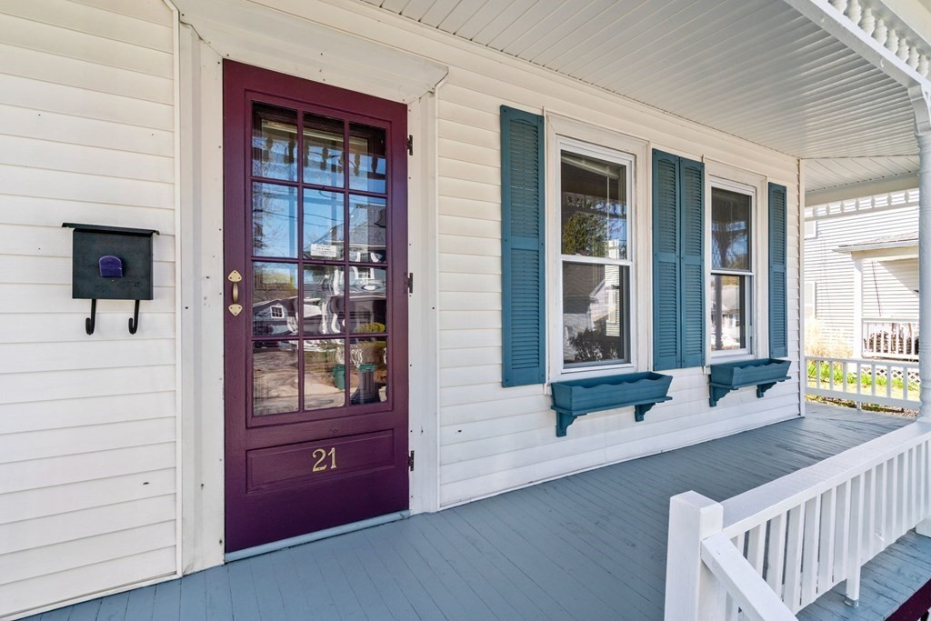 21 Elm Street Webster, MA 01570 - Photo 3 of 39 Gallery Image 3