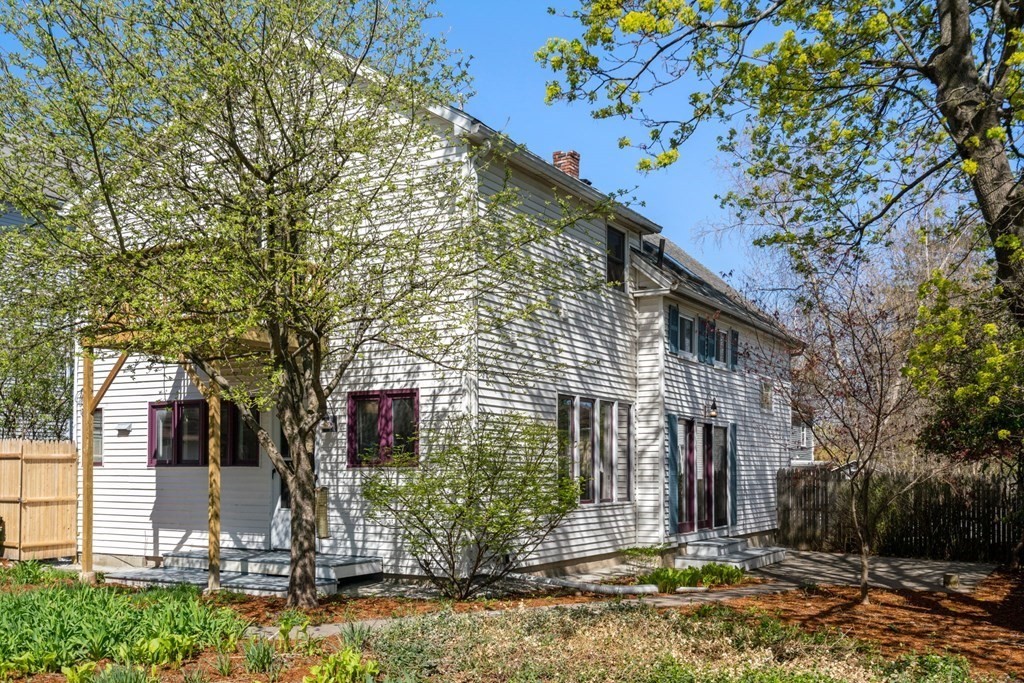 21 Elm Street Webster, MA 01570 - Photo 32 of 39 Gallery Image 32