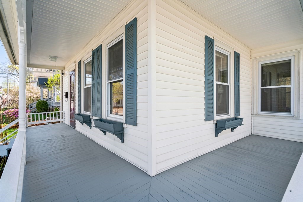 21 Elm Street Webster, MA 01570 - Photo 4 of 39 Gallery Image 4