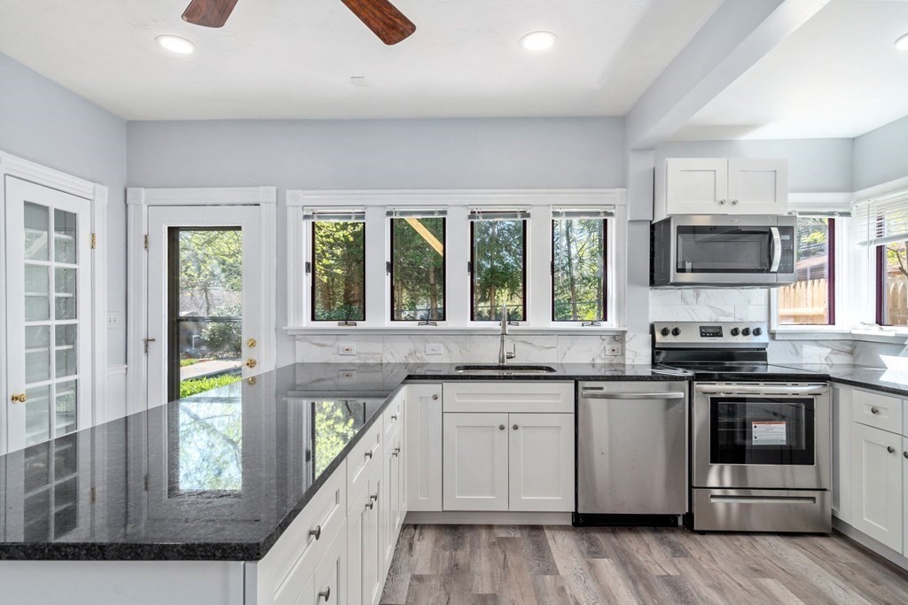 21 Elm Street Webster, MA 01570 - Photo 5 of 39 Gallery Image 5