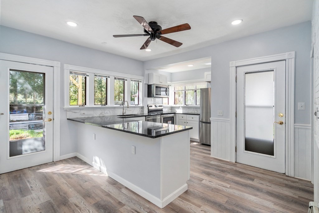 21 Elm Street Webster, MA 01570 - Photo 7 of 39 Gallery Image 7