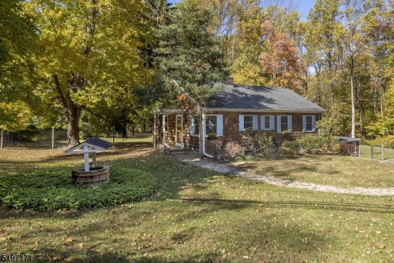 54 Lloyd Road, Bernardsville, NJ 07924 Compass