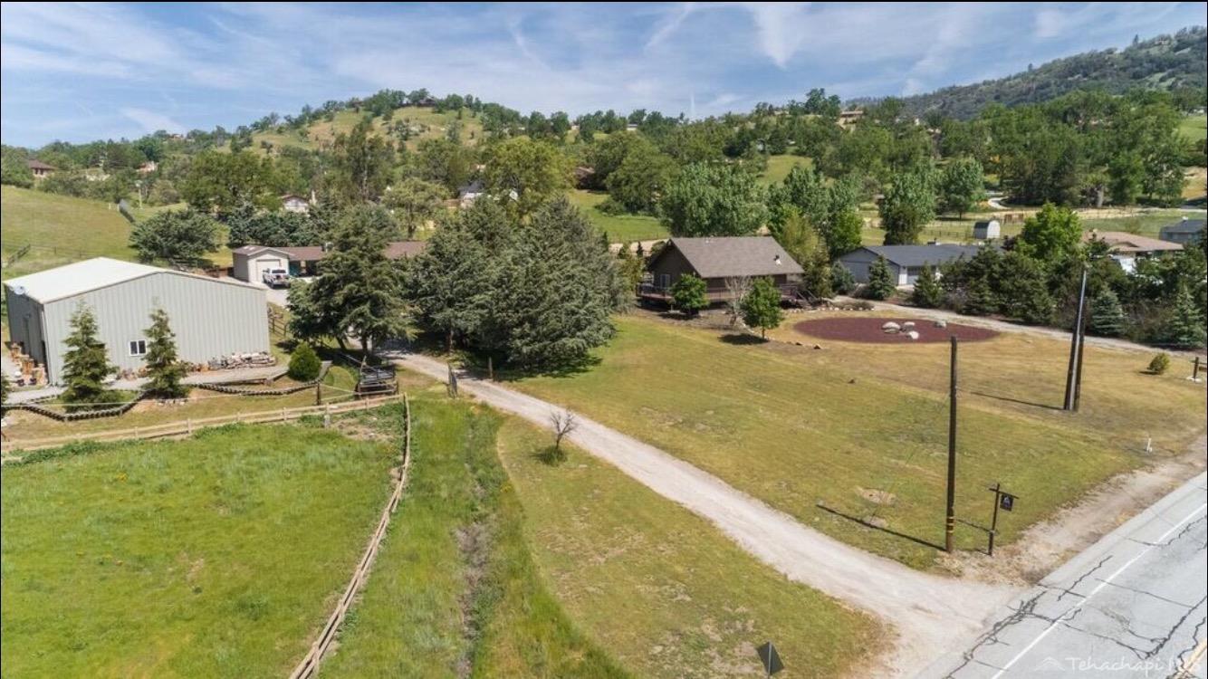 29771 North Lower Valley Road Tehachapi, CA 93561 - Photo 10 of 35 Gallery Image 10