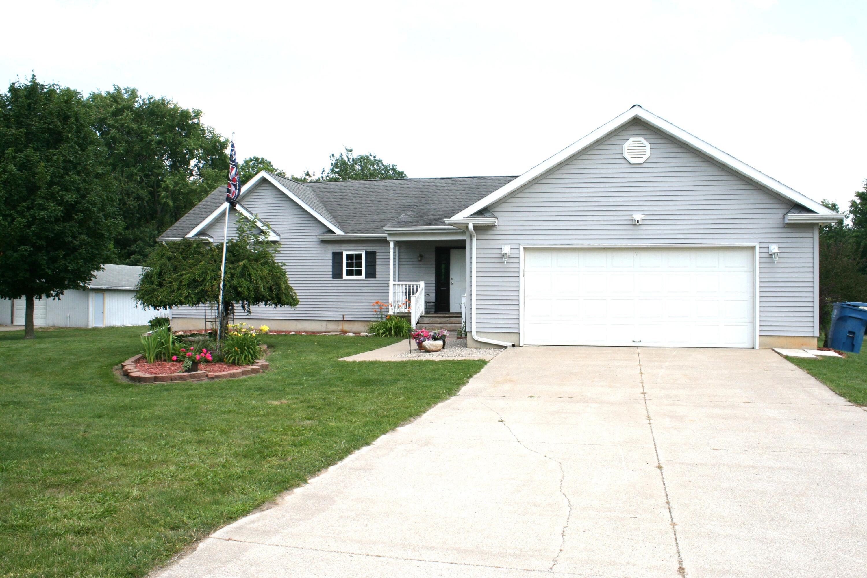 14021 Pardee Road Buchanan, MI 49107 - Photo 1 of 71 IMG_9179