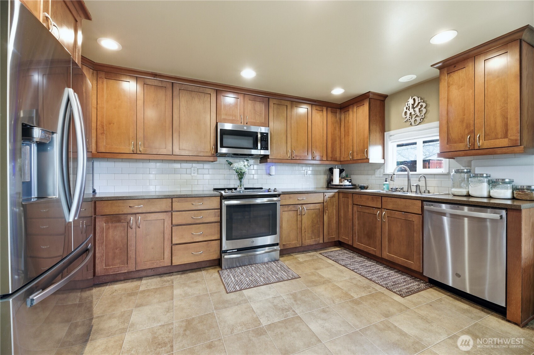 3631 East I Street Tacoma, WA 98404 - Photo 7 of 30