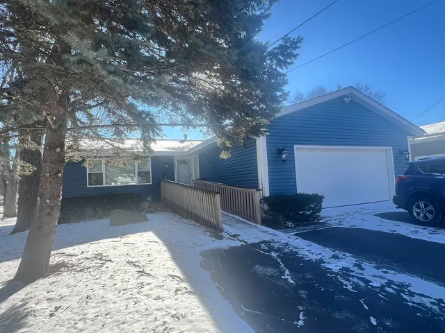 $2,700 | 37 North Channel Drive, Round Lake Beach, IL 60073