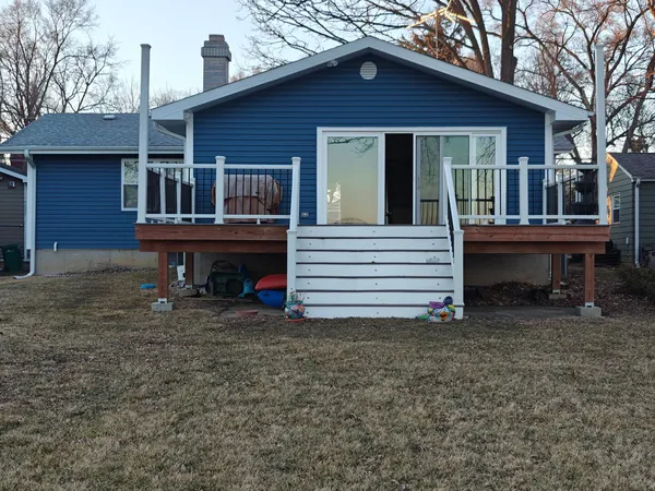 a view front of house with a yard